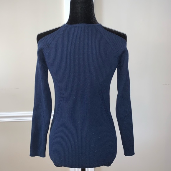 Trina Turk Sexy Kawaii Open-ShoulderSweater Medium - Picture 6 of 7